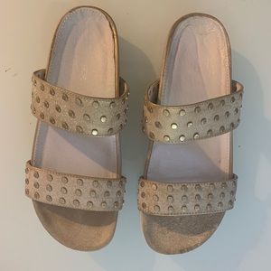 J/slides gold sandals